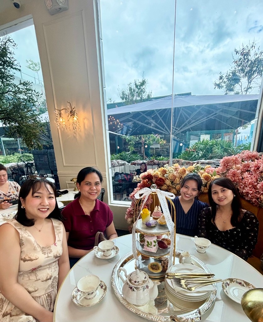 HomeLight team at a company event